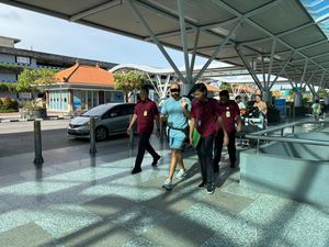 Bule Rusia Dideportasi dari Bali, Rupanya Tukang Gelapkan Pajak
