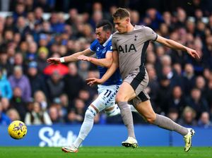 Bek Tottenham Torehkan Rekor Pemain Tercepat di Premier League Bek Tottenham Torehkan Rekor Pemain Tercepat di Premier League