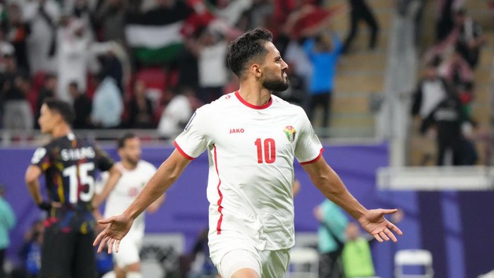 DOHA, QATAR - FEBRUARY 06: Mousa Al-Tamari of Jordan celebrates the second goal during the AFC Asian Cup semi final match between Jordan and South Korea at Ahmad Bin Ali Stadium on February 06, 2024 in Doha, Qatar. (Photo by Koji Watanabe/Getty Images)