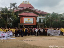 Civitas Akademika Unnes Minta Pemerintah Tak Menyalahgunakan Kekuasaan