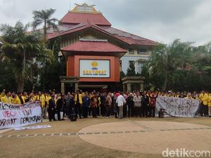 Civitas Akademika Unnes Minta Pemerintah Tak Menyalahgunakan Kekuasaan Civitas Akademika Unnes Minta Pemerintah Tak Menyalahgunakan Kekuasaan