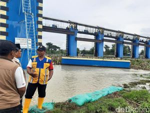Bikin Waswas! Debit Bendung Wilalung Kudus Tembus 1.100 Meter Kubik Per Detik Bikin Waswas! Debit Bendung Wilalung Kudus Tembus 1.100 Meter Kubik Per Detik