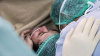 7 Momen Haru Bella Bonita Istri Denny Caknan Lahiran, Bayinya Dirawat di NICU