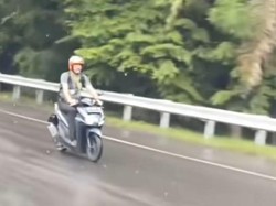 Momen Bule Naik Motor Nyasar Masuk Tol Makassar gegara Ikuti Google Maps