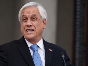 Dunia Hari Ini: Mantan Presiden Chile Meninggal dalam Kecelakaan Helikopter Dunia Hari Ini: Mantan Presiden Chile Meninggal dalam Kecelakaan Helikopter