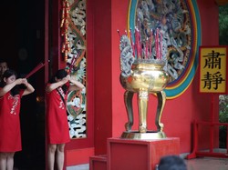 Kitalah yang Mengira Semua Keturunan Tionghoa Adalah Orang Kaya