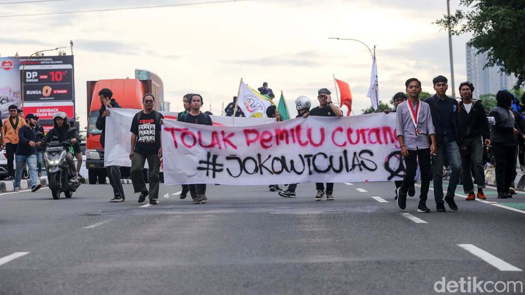 Tolak Pemilu Curang, Mahasiswa Long March ke Istana Tolak Pemilu Curang, Mahasiswa Long March ke Istana