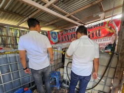 Gudang Penimbun Solar Subsidi di Lamongan Digerebek, 2 Orang Diamankan