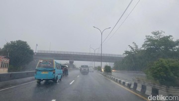    Sulsel Diguyur Hujan: Siap-siap Payung di Makassar-Maros!   BMKG Beri Peringatan: Makassar-Maros Bakal Basah Siang Ini!