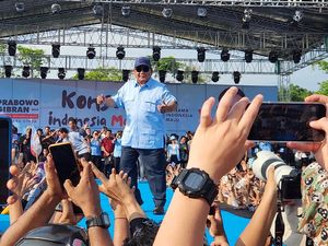 Prabowo Curhat ke Warga di Deli Serdang, Ngaku Diejek Cuma Bisa Joget Prabowo Curhat ke Warga di Deli Serdang, Ngaku Diejek Cuma Bisa Joget