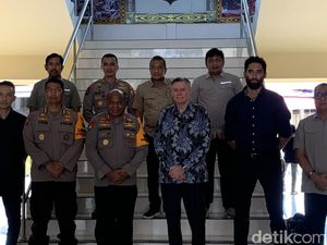 Dubes Selandia Baru dan TNI-Polri Bahas Pembebasan Pilot yang Disandera KKB Dubes Selandia Baru dan TNI-Polri Bahas Pembebasan Pilot yang Disandera KKB