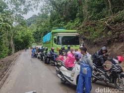 Poros Maros-Bone Macet gegara Buka Tutup Jalan, Kendaraan Mengular 1 Km