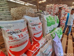 Ada Diskon, Petani di Bandung Bisa Tebus Murah Pupuk Nonsubsidi