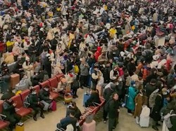 Menengok Mudik Massal Warga Cina Jelang Imlek 2024