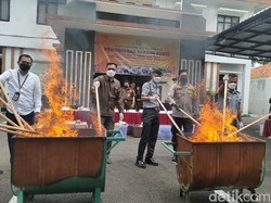 Ribuan Barang Bukti 139 Perkara Inkrah Dimusnahkan Kejari Probolinggo