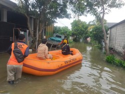Banjir di Oma Indah Menganti Gresik Makin Parah Meski Tak Turun Hujan Hari Ini