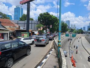 Pelat Gorong-gorong di Underpass Mampang Penyebab Macet Diperbaiki Pelat Gorong-gorong di Underpass Mampang Penyebab Macet Diperbaiki