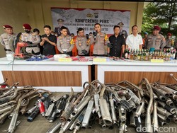 Miras, Narkoba hingga Knalpot Brong Disita Jelang Pemilu 2024 di Mojokerto