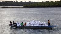 Potret Perjuangan Distribusi Logistik Pemilu ke Pulau Terluar