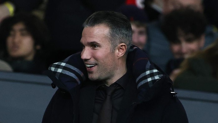 MANCHESTER, ENGLAND - DECEMBER 26: Robin van Persie arrives ahead of the Premier League match between Manchester United and Aston Villa at Old Trafford on December 26, 2023 in Manchester, England. (Photo by Matthew Peters/Manchester United via Getty Images)