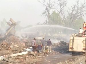Ledakan Dahsyat Guncang Pabrik Petasan di India, 11 Orang Tewas Ledakan Dahsyat Guncang Pabrik Petasan di India, 11 Orang Tewas