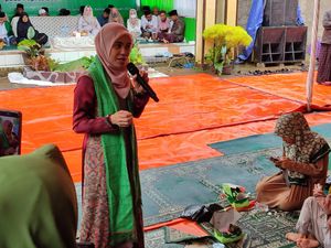 Atikoh Cerita Latar Belakang Keluarga Ganjar Saat Kampanye di Serang