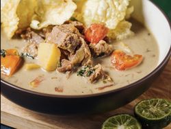 Sedap! Soto Betawi Legendaris Ini Favorit Pejabat hingga Artis Sedap! Soto Betawi Legendaris Ini Favorit Pejabat hingga Artis