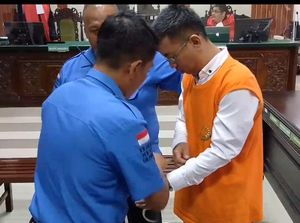 Jaksa dan Kuasa Hukum Tak Banding, Pembakar Bromo Terima Dibui 2,5 Tahun Jaksa dan Kuasa Hukum Tak Banding, Pembakar Bromo Terima Dibui 2,5 Tahun