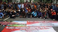 Lihat Lagi Aksi Tolak Politisasi Kampus di Patung Kuda