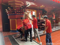 Vihara Tertua di Kota Sukabumi Bersolek Jelang Imlek