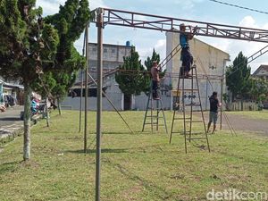 Jasa Sewa Tenda di Tasik Kebanjiran Order Jelang Pemungutan Suara