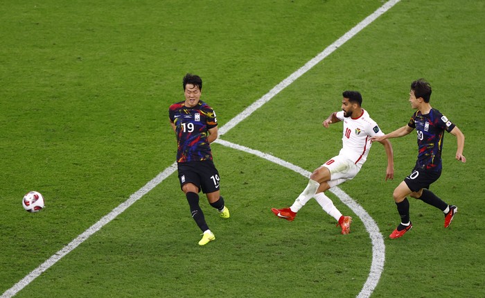 Soccer Football - AFC Asian Cup - Semi Final - Jordan v South Korea - Ahmed bin Ali Stadium, Al Rayyan, Qatar - February 6, 2024 Jordan's Mousa Tamari scores their second goal REUTERS/Rula Rouhana