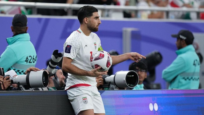 DOHA, QATAR - FEBRUARY 7: Alireza Jahanbakhsh of Iran looks on before a throw-in during the AFC Asian Cup semi-final match between Iran and Qatar at Al Thumama Stadium on February 7, 2024 in Doha, Qatar. (Photo by Mohammad Karamali/DeFodi Images via Getty Images)