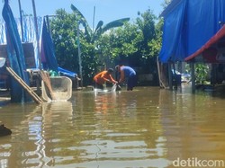 Jalan Pantura Banjir Imbas Tanggul Jebol di Sungai Wulan Demak Bertambah