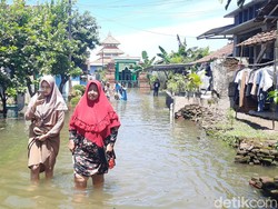 Sungai Wulan Kudus Meluap Bikin 6 Rumah Terendam Air, Warga Pilih Bertahan