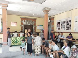 Pembagian Beras Gratis Mendadak Ditunda sampai Pemilu 2024