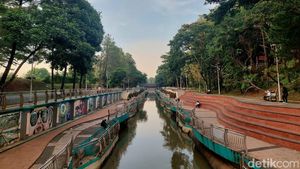 Foto: Menikmati Long Weekend di Cheonggyecheon ala Tangsel