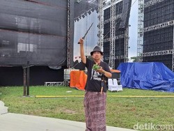 Aksi Kanjeng Ilham Hentikan Hujan Deras yang Guyur Kampanye Ganjar-Mahfud