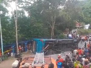 Bus Terguling di Jalan Imogiri-Dlingo, Polisi Pastikan Rombongan dari Sukoharjo Bus Terguling di Jalan Imogiri-Dlingo, Polisi Pastikan Rombongan dari Sukoharjo