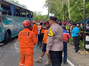 Sopir Bus Laka Maut di Imogiri Ditetapkan Tersangka! Sopir Bus Laka Maut di Imogiri Ditetapkan Tersangka!