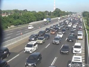Ramai Kendaraan Tinggalkan Jabodetabek di Libur Panjang Akhir Pekan Ramai Kendaraan Tinggalkan Jabodetabek di Libur Panjang Akhir Pekan