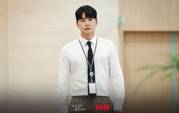 Lee Yi Kyung di drama Marry My Husband /Foto: instagram.com/tvn_drama yikyung