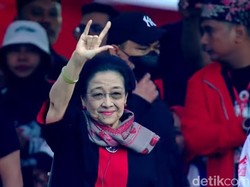 Megawati Minta Pendukung Tak Ragu Pilih Ganjar, Contohkan Coblos yang Benar
