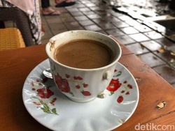 Sensasi Menikmati Kopi Turki Dekat Stasiun Malang