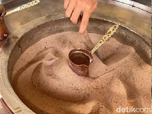 Slurpp! Kopi Turki Nikmat Ada di Toko Kopi Abah Dekat Stasiun Malang Slurpp! Kopi Turki Nikmat Ada di Toko Kopi Abah Dekat Stasiun Malang
