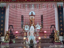 Menengok Patung Dewi Kwan Im Berusia Ratusan Tahun di Kelenteng Kota Batu