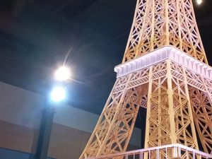Sukses Bikin Replika Eiffel Tertinggi Pakai Korek, tapi Gagal Pecahkan Rekor