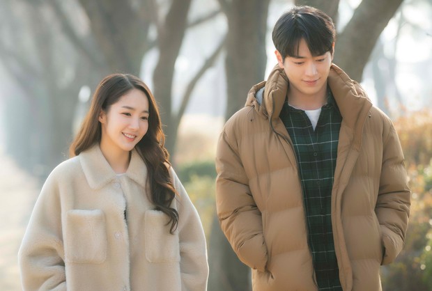 Seo Kang Joon dan Park Min Young di When the Weather is Fine/ Foto: soompi.com Seo Kang Joon dan Park Min Young di When the Weather is Fine/ Foto: soompi.com