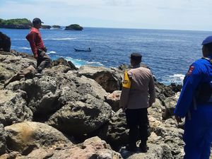 Warga Blitar Dilaporkan Hilang saat Mancing di Pantai Peh Pulo Warga Blitar Dilaporkan Hilang saat Mancing di Pantai Peh Pulo