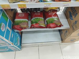Pantauan Stok Beras Premium di Minimarket Pantauan Stok Beras Premium di Minimarket
